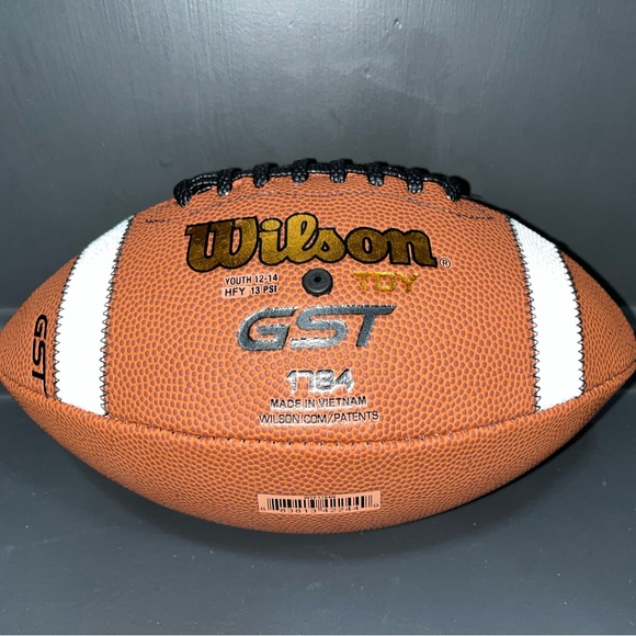 WILSON GST YTD YOUTH 12-14 Y/o COMPOSITE FOOTBALL - Picture 3 of 8